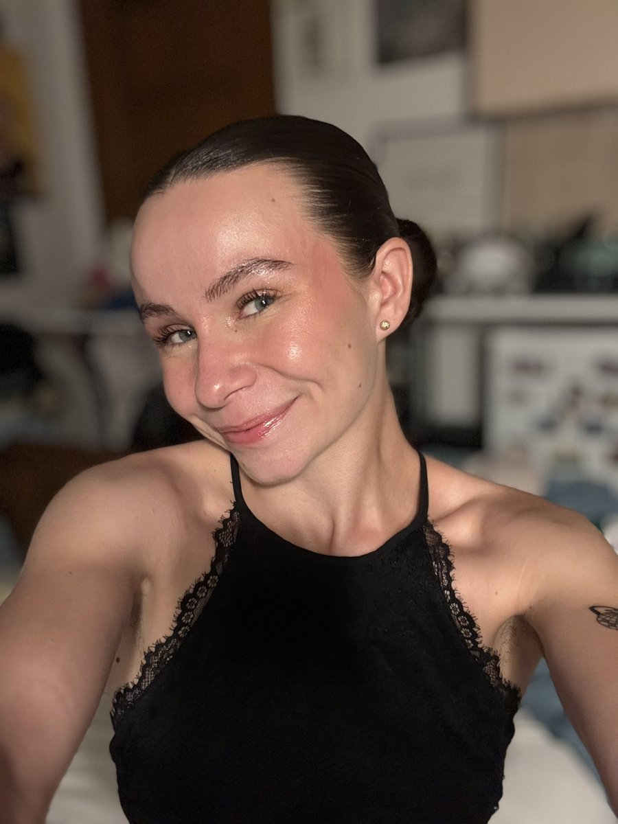 fangirl de tommy tweet media