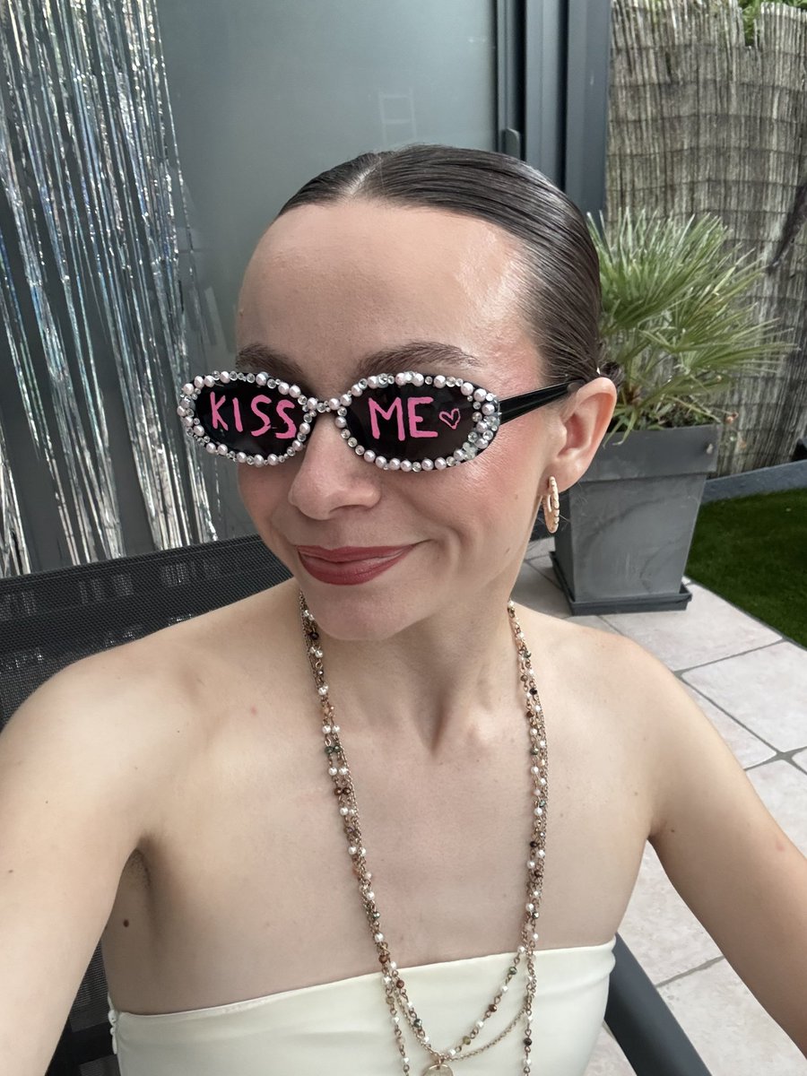 fangirl de tommy tweet media