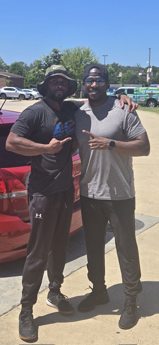 From HS rivals to college rivals to brothers.  Pulled up on the homie <a href="/Action_Speed_Tr/">Action_Wallace 💨</a> at his workout session #courtlandHS #mtvernonHS #JMU #VMI