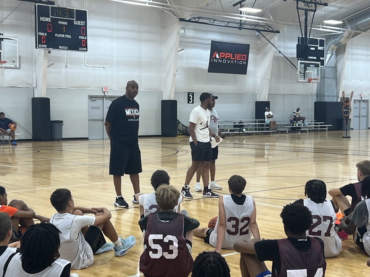 Bank Hoops - Stephen Bell tweet media