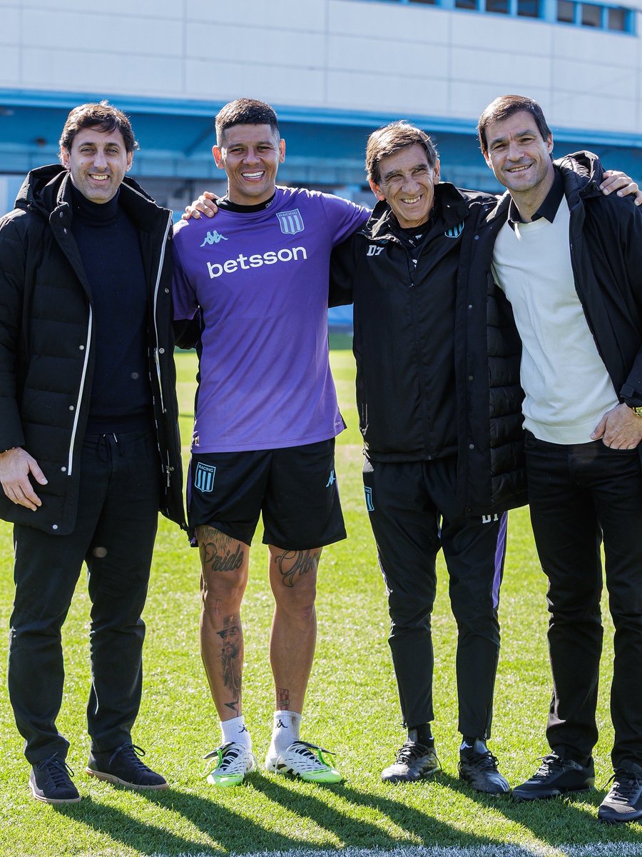 RacingClub's tweet photo. Listos para lo que viene con Marcos 🫡 https://t.co/wgFKt0GUYS