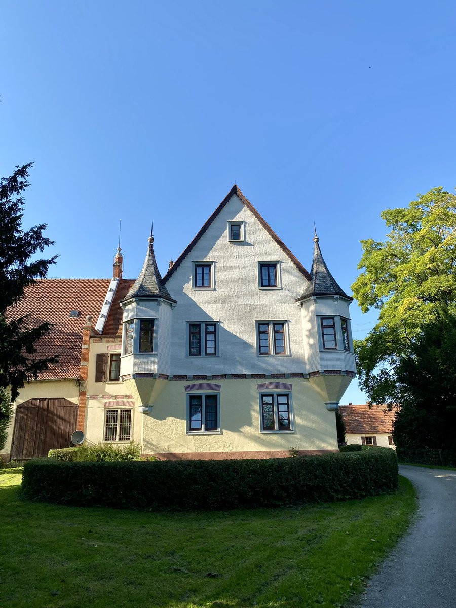 Wenn du abends durch einen magischen Wald läufst und plötzlich vor deinem Traumhaus stehst … 🤩