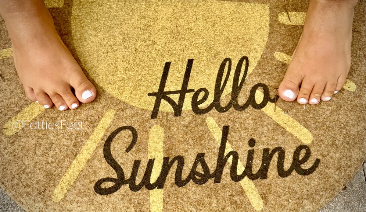 FattiesFeet's tweet photo. Hello sunshine 🌞 Ready for the toes you’ve been craving? 😈

👯‍♀️ 2 plus-size girls 

FeetFinder • Snapchat • Instagram

💳 Payments up front only — no bank transfers or mobile deposits

💬 No free chat — pay for our time. Message for rates 

#feet #bbw #feetworship #feetfinder https://t.co/D18zHgUBCU