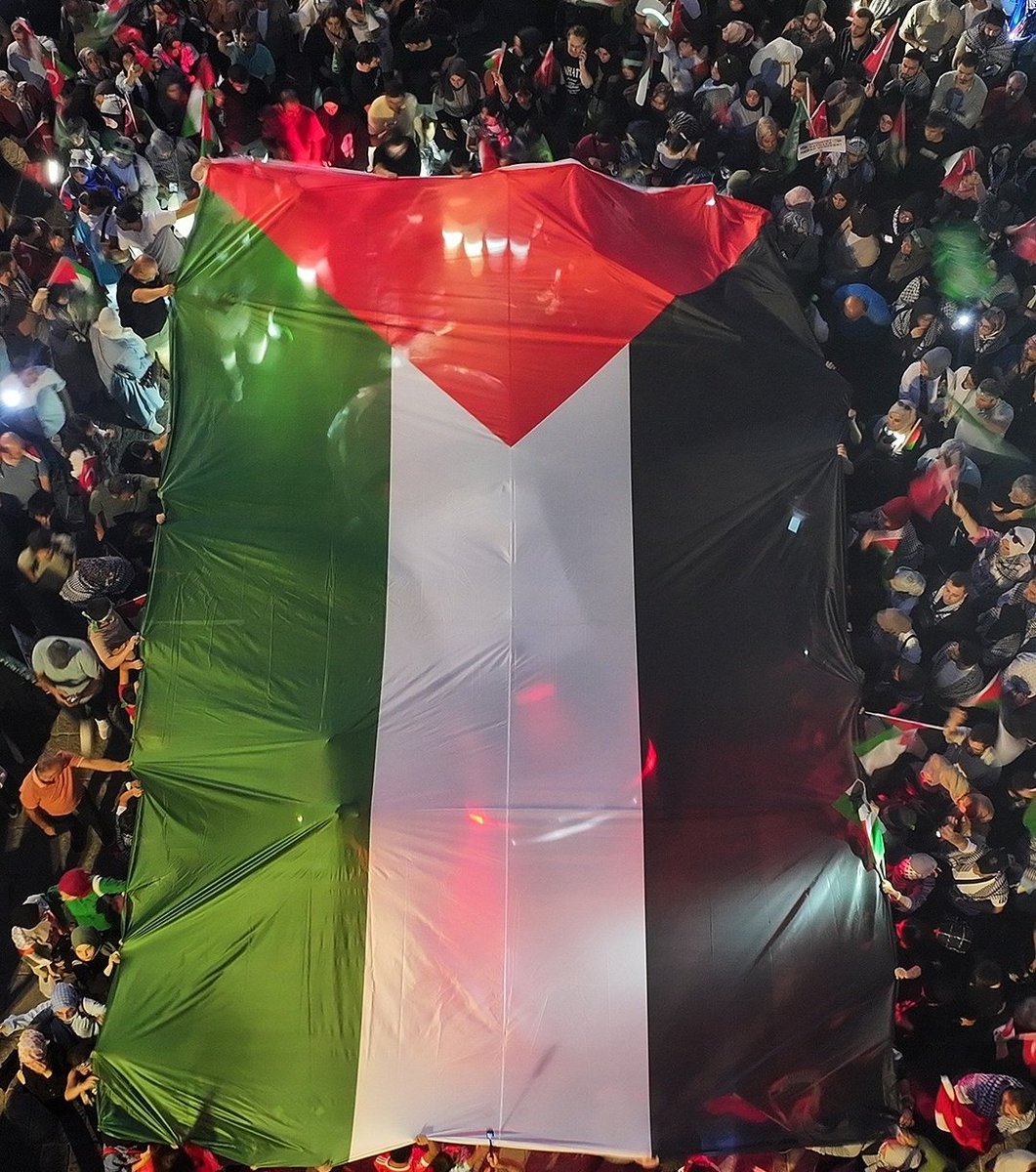 aksaebabilleri's tweet photo. Biz bu devranın döneceği güne iman ediyoruz.

#GazzeyiUnutma 
#FreePalestine https://t.co/5TOQkmY2vt