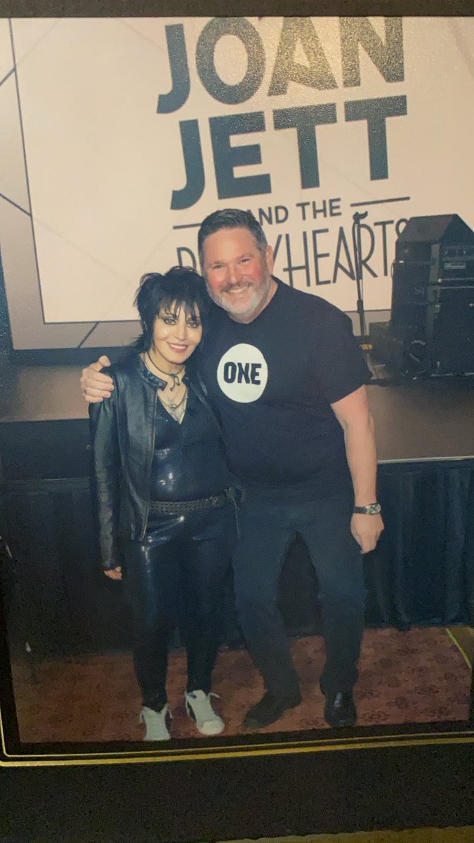 ⁦<a href="/vandoliers/">Vandoliers</a>⁩ VFFV and Joan Jett forever 🖤🎸🎼