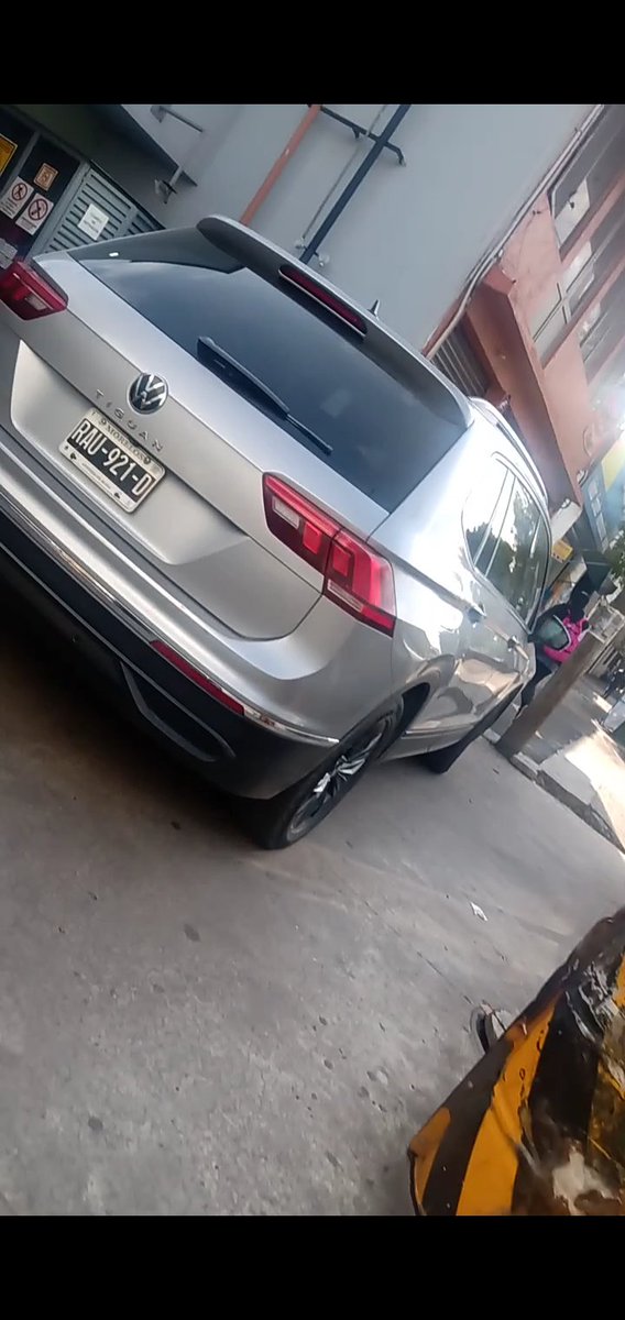 Dejo placas de vehículos sobre la banqueta en la col Industrial vallejo Azcapotzalco para su infraccion. <a href="/UCS_GCDMX/">Unidad de Contacto del Secretario SSC CDMX</a> <a href="/vecinosazcapot/">vecinos azcapotzalco</a> <a href="/Azcapo_Denuncia/">DenunciaAzcapotzalco</a> <a href="/AzcapotzalcoMx/">Alcaldía Azcapotzalco</a> <a href="/TodosSomosAzcap/">Todos Somos Azcapotzalco</a> <a href="/Azcapotzalco_/">Azcapotzalco_CDMX</a>