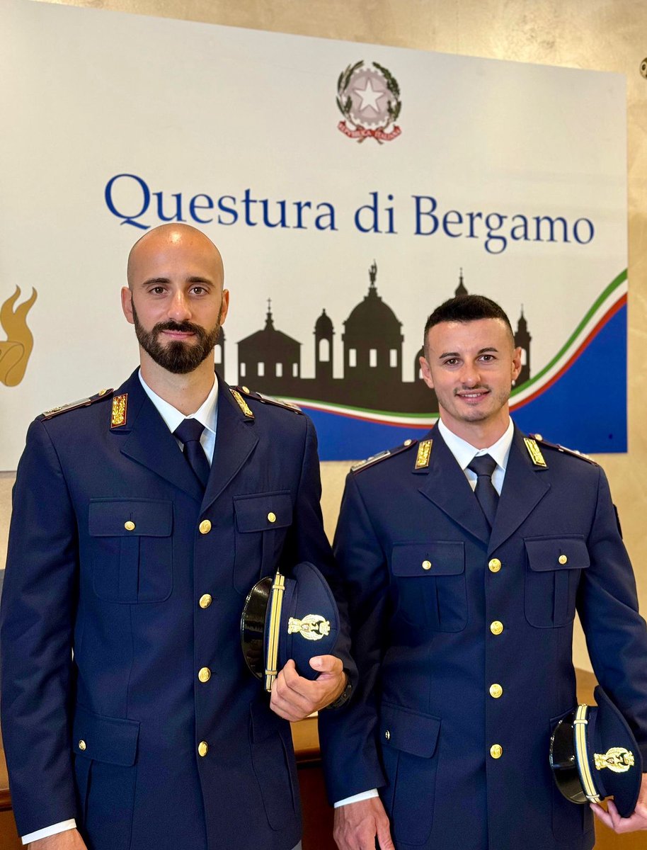 Piantedosim's tweet photo. Erano di pattuglia a Bergamo gli agenti della Polizia di Stato Antonino e Simone, quando hanno ricevuto la segnalazione di un uomo di 52 anni colto da un grave malore. Giunti rapidamente sul posto, i poliziotti non hanno esitato a praticargli il massaggio cardiaco, salvandogli la vita.
