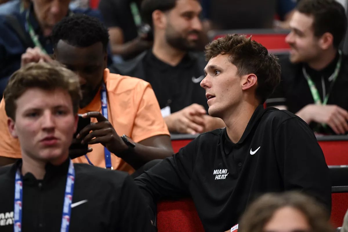 A networking opportunity at the Paris Olympics helped AJ Few, the oldest son of Mark Few, land a Summer League gig with the Miami Heat.

“He did a great job for our staff. He’s done Zag stuff for 25 yrs, so he wanted to get out &amp; try something different.”

spokesman.com/stories/2025/a…