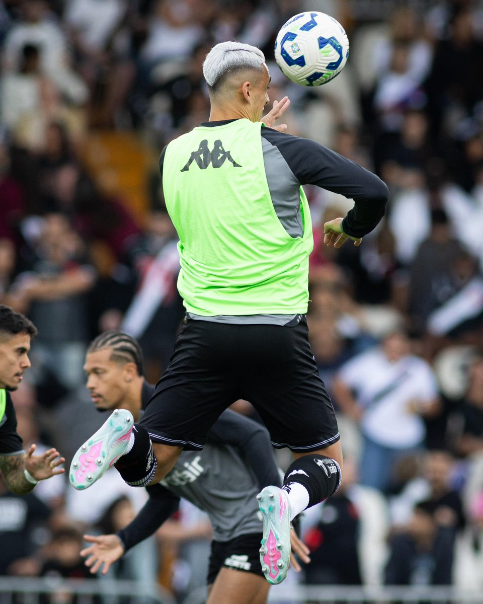 Aquecimento concluído. Vamos para o jogo 💪💢

#VASxCAM
#Brasileirão2025

📸 Matheus Lima | #VascoDaGama