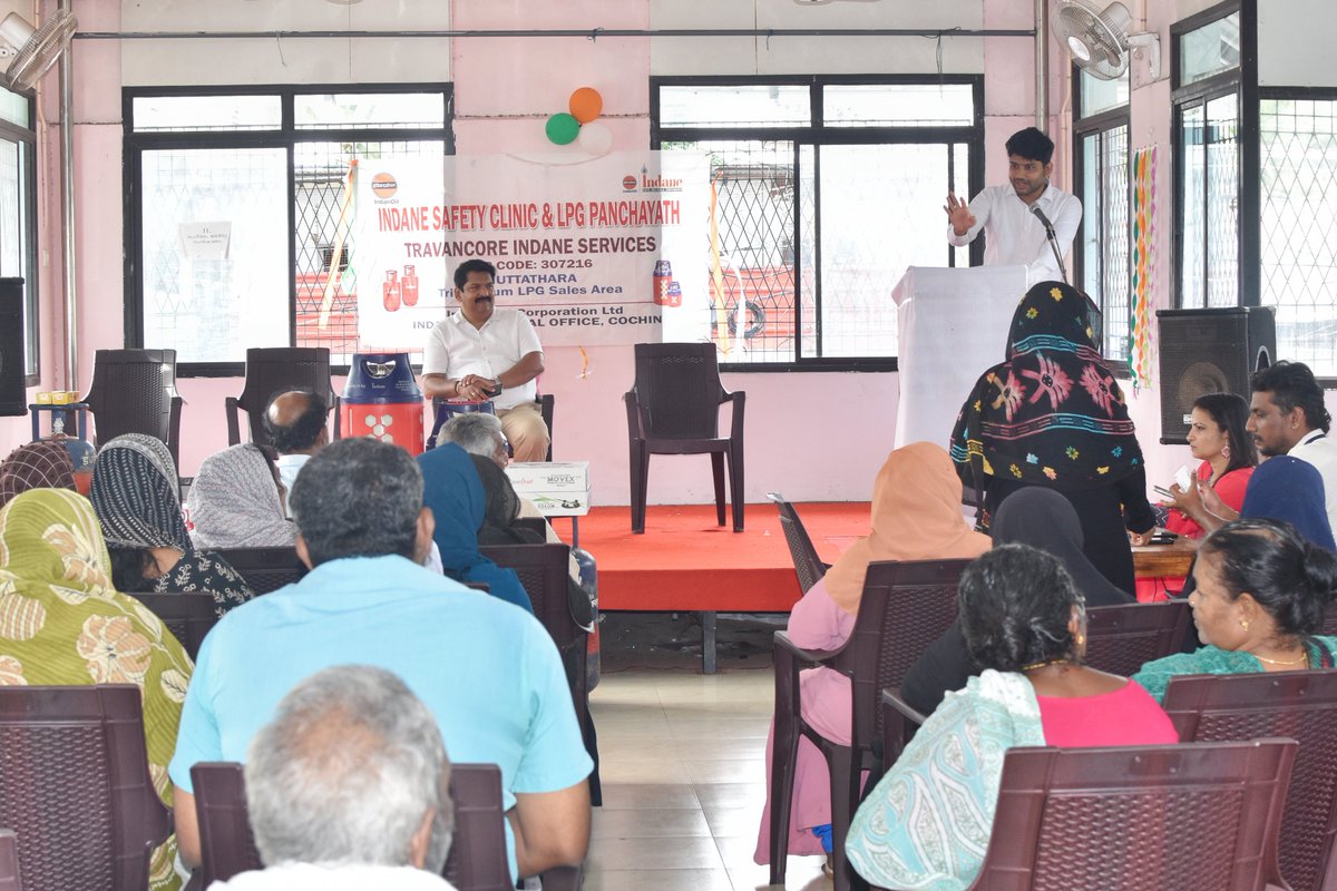 man_oj_sq's tweet photo. Safety clinic &amp; eKYC camp held at NSS Hall, Vallakadavu by M/s Travancore Indane Services. Residents learnt safe LPG handling and 100+ locals completed eKYC. Chief Guest: Smt. Shajitha Nazar, Corporation Councillor #Indane #indianoil #LPG https://t.co/vB7wc49Lgd
