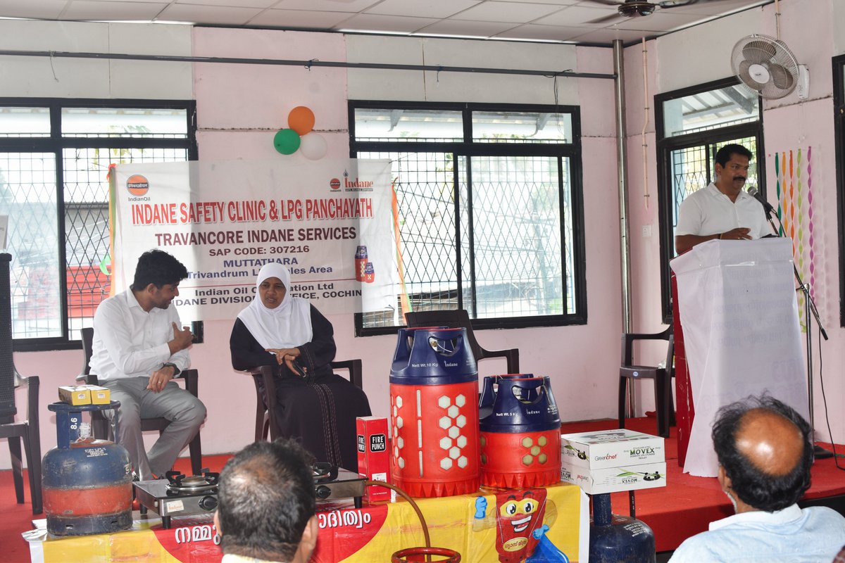 man_oj_sq's tweet photo. Safety clinic &amp; eKYC camp held at NSS Hall, Vallakadavu by M/s Travancore Indane Services. Residents learnt safe LPG handling and 100+ locals completed eKYC. Chief Guest: Smt. Shajitha Nazar, Corporation Councillor #Indane #indianoil #LPG https://t.co/vB7wc49Lgd