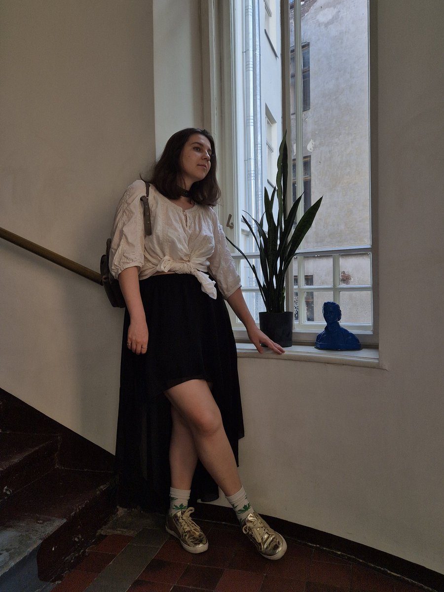 Виглядаю наступний донатік 
send.monobank.ua/jar/3m4uYtM6pN