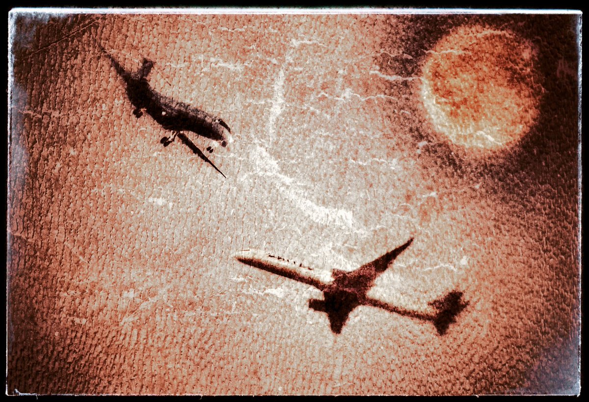 UwU_Reika_'s tweet photo. Just something random ๐น๐ธ๐ผ๐
#Snapseed #RandomPhoto #PhotoOfPlanes #MoonPhoto #ใงใใใใฎๅ็ #ืชืืื ืืืงืจืืืช #SomethingRandom #Randomness https://t.co/VWIgPCoFAN