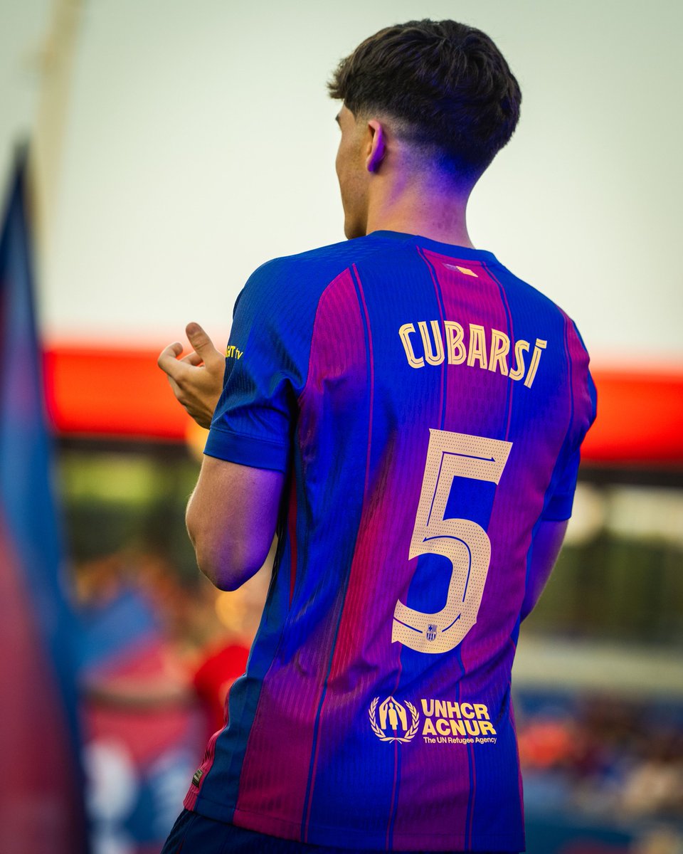 FCBarcelona_es's tweet photo. Cubarsí con su nuevo dorsal 😍 https://t.co/udNHlK5QFz