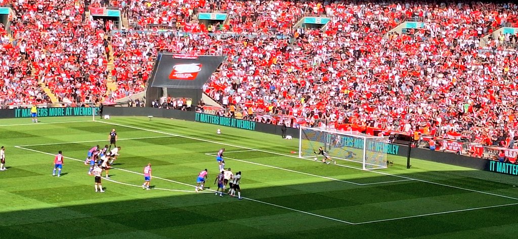 EltonMaryon's tweet photo. #FACommunityShield #CRYLIV #CPFC 2 #LFC 2 #Palace win 3-2 on pens. Terrific to be back at #Wembley &amp; another win. Exciting game, #Mateta with a pen &amp; #Sarr the scorers, #Henderson the penalty shootout hero saving from Mac Allister &amp; Jones. #Devenny with the winning pen. 
#Winners https://t.co/5lopanpCU6