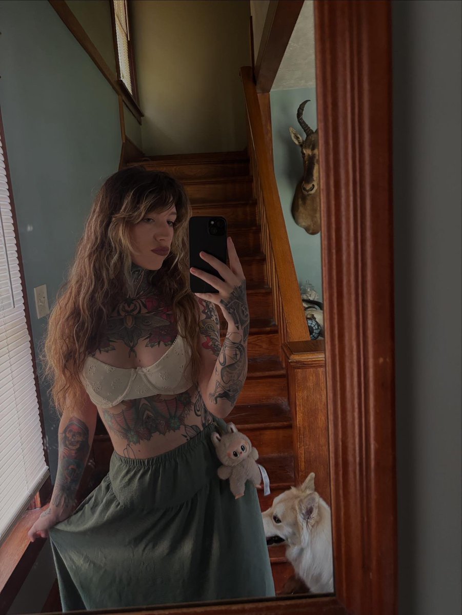 hunterweldz's tweet photo. The 🌶️🔗 is 40% off rn 👀 https://t.co/AgYeGBnM0W