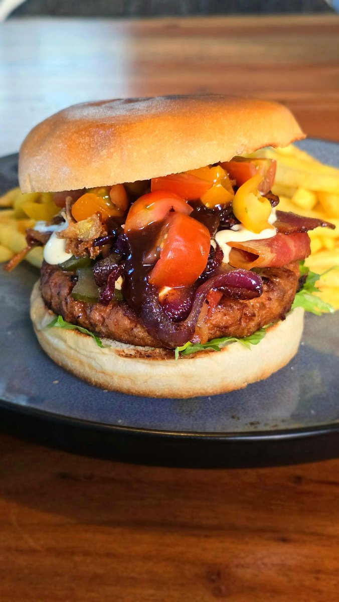 Max Möhrike Ⓥ tweet media