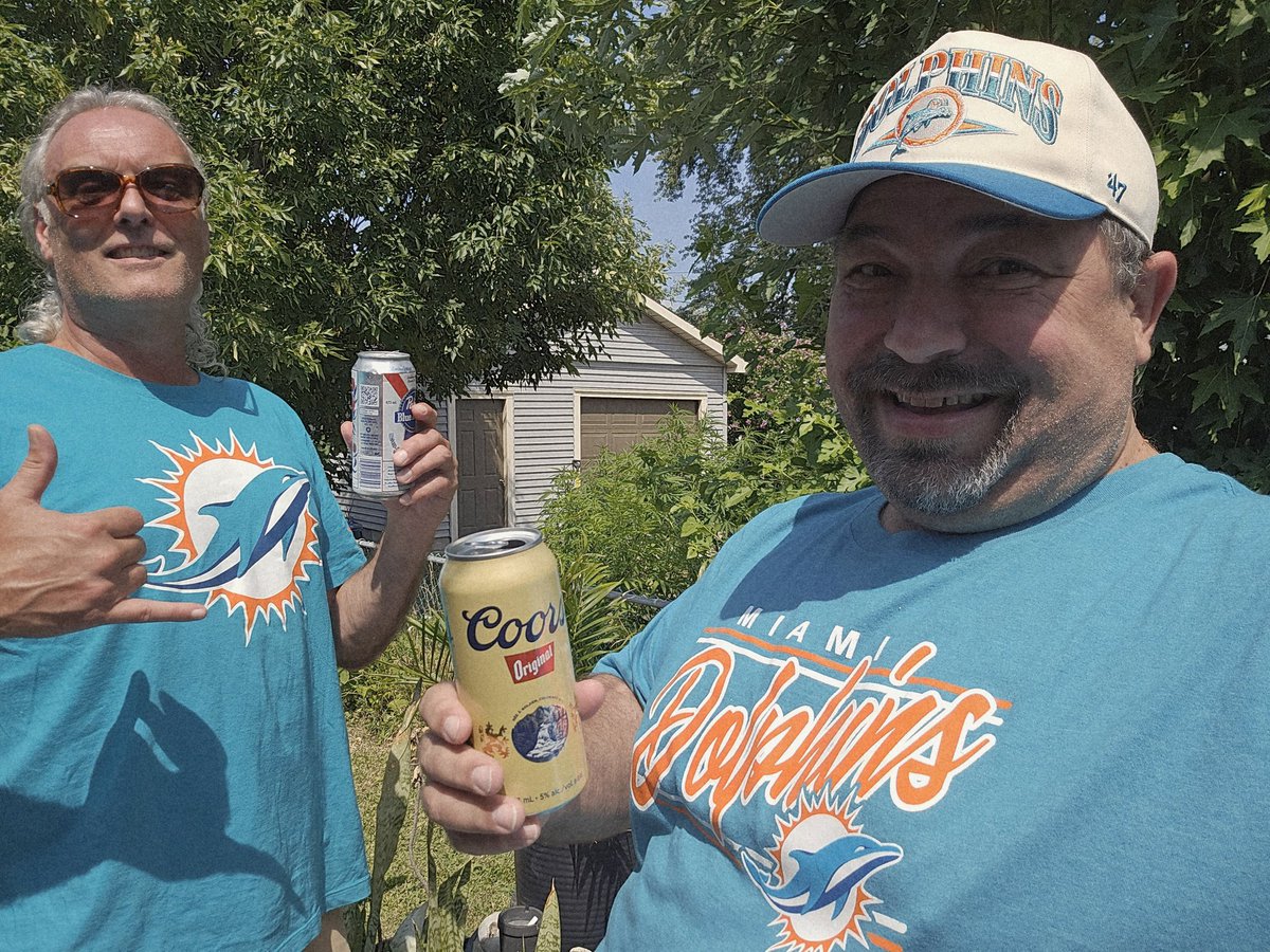 We doing our part in Niagara, Canada! <a href="/witchdoctor_utu/">Witchdoctor Utu</a>

#PhinsUp #miamidolphins #phinsnation