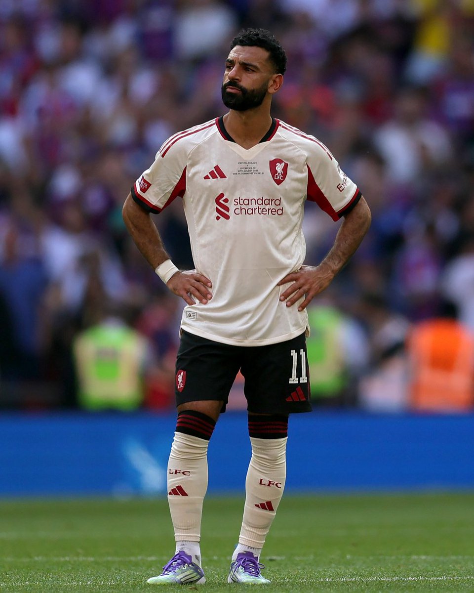 OfficialFPL's tweet photo. It was a busy weekend for Premier League sides 😤

Which players have been in and out of your squad this weekend 👀

#FPL https://t.co/Gk3VaKAO0x