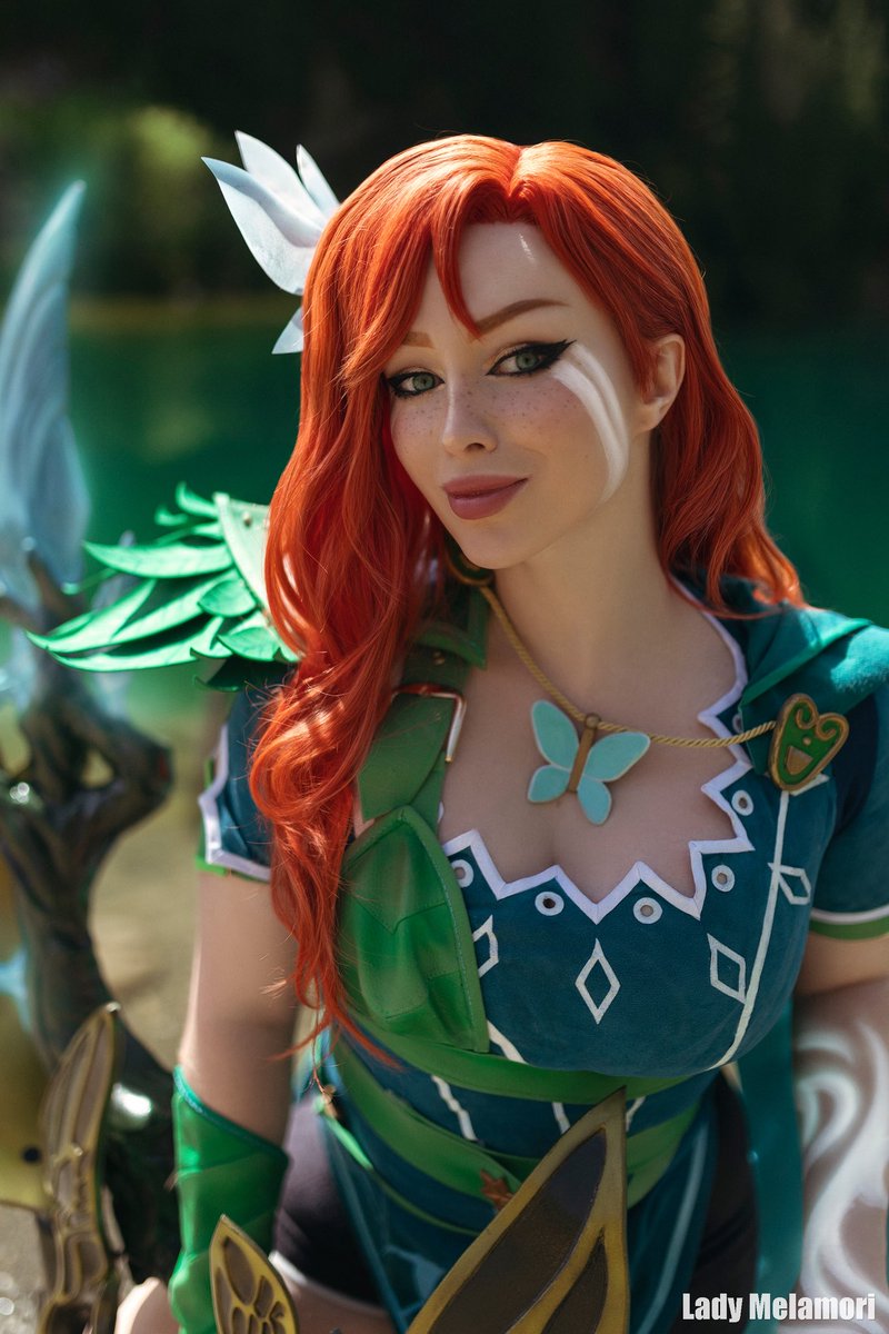 Melamoricosplay's tweet photo. Let’s go easy line!
Windranger cosplay by me https://t.co/WczHBJ8U1m