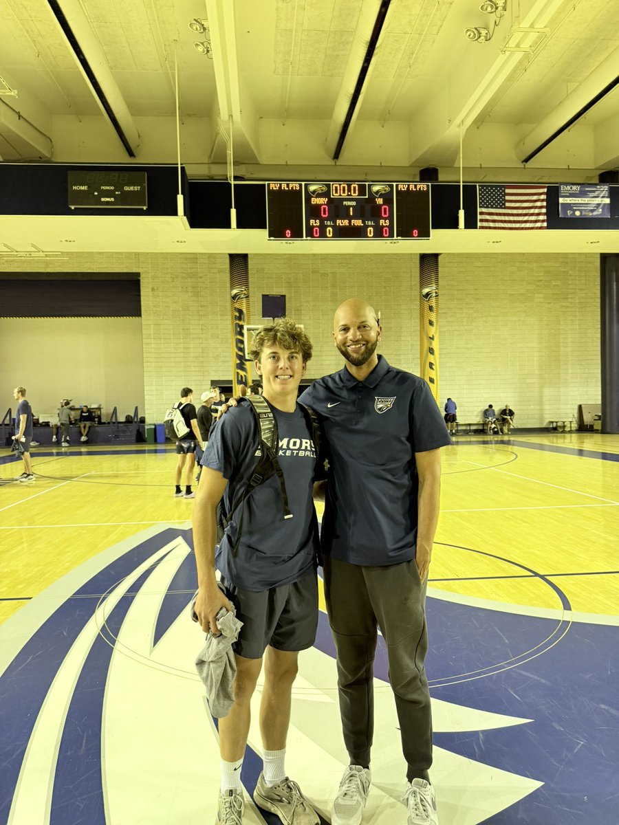 Wright9Parker's tweet image. Thank you @JasonAZimmerman and @CoachHixonDimes for a great camp and visit. @EmoryBasketball