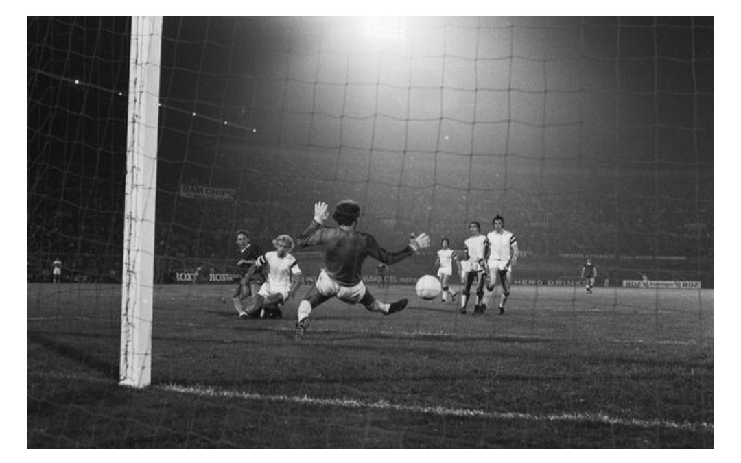 Count_NK's tweet photo. Il y a 50 ans..
Dimanche 10 août 75 
#Amsterdam700 Toernooi 1975
Olympic Stadion 21h
#Ajax / #RWDM 2-5 🏆
0-1 #BennyNielsen 13'🇧🇪
1-1 #ArnoSteffenhagen 19'🇳🇱
2-1 #RuudGeels 57'🇳🇱
2-2 #BennyNielsen 78'pen🇧🇪
2-3 #GerardDesanghere 87'🇧🇪
2-4 #EricDumon 89'🇧🇪
2-5 #JacquesTeugels 90'🇧🇪 https://t.co/Pii2uE7AzP