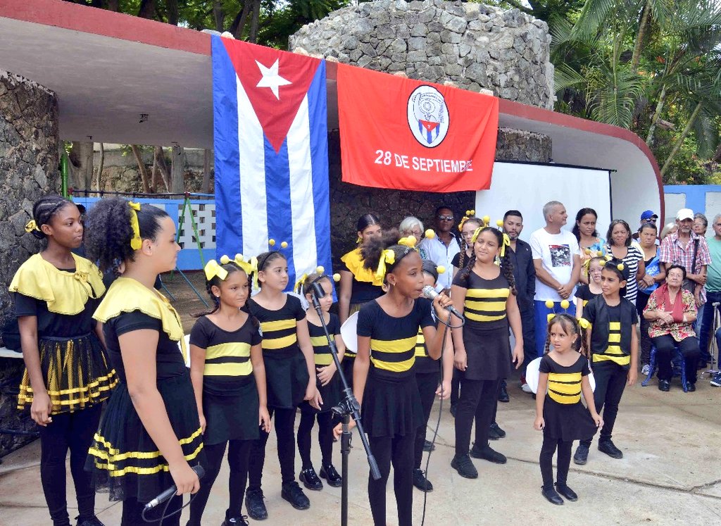 Participó Esteban Lazo en emotiva actividad de homenaje a Fidel, organizada por los <a href="/cdr_cuba/">CDR de Cuba</a> en La Habana de conjunto con otros actores de la comunidad 

#100AñosConFidel