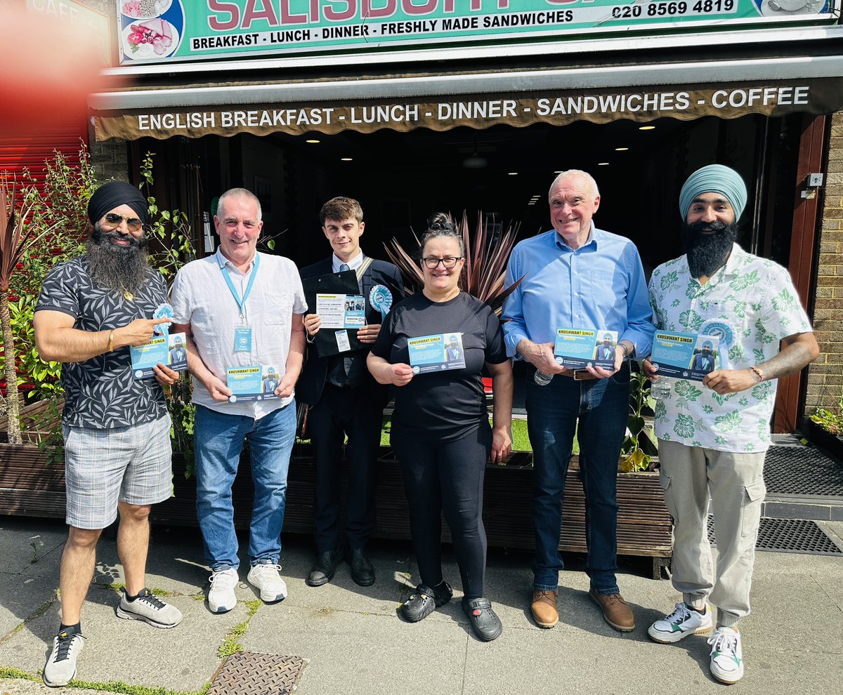 PrabhdeepReform's tweet image. Photo 1 – Group Photo (Roger Gravett)
Great to be joined by our London lead, Roger Gravett — the man whose tireless effort got Parliamentary candidates in every London constituency for the last General Election. Despite knee problems, he still walked and campaigned with us today.…