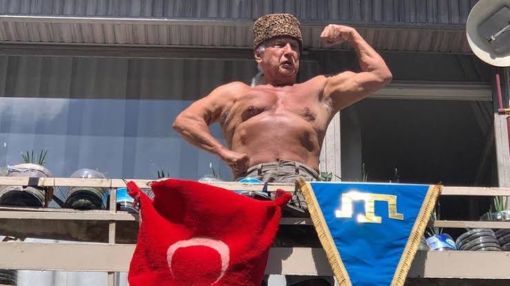 Prof. Dr. Şener Üşümezsoy'un, 1 ay önce Balıkesir'de deprem olacağını öngördüğü ortaya çıktı.

Türkçü olduğu için umursanmıyordu, razıyız babadan!