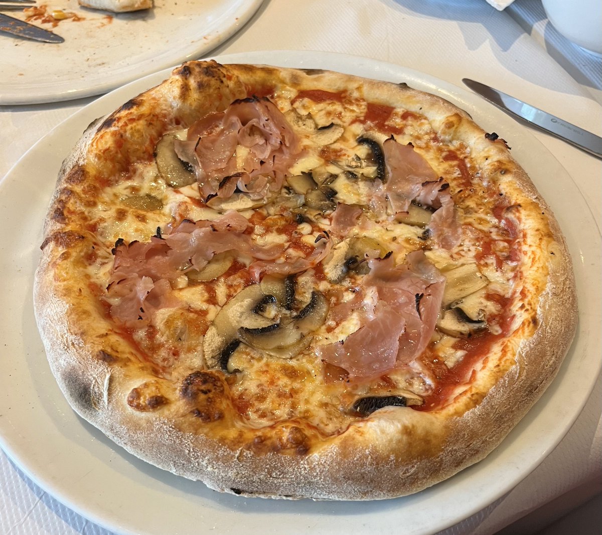 hikingshawty's tweet photo. today i walked 22 miles for my 22nd birthday and i had pizza for dinner!! <3 🍕 https://t.co/ubV3arX5tH