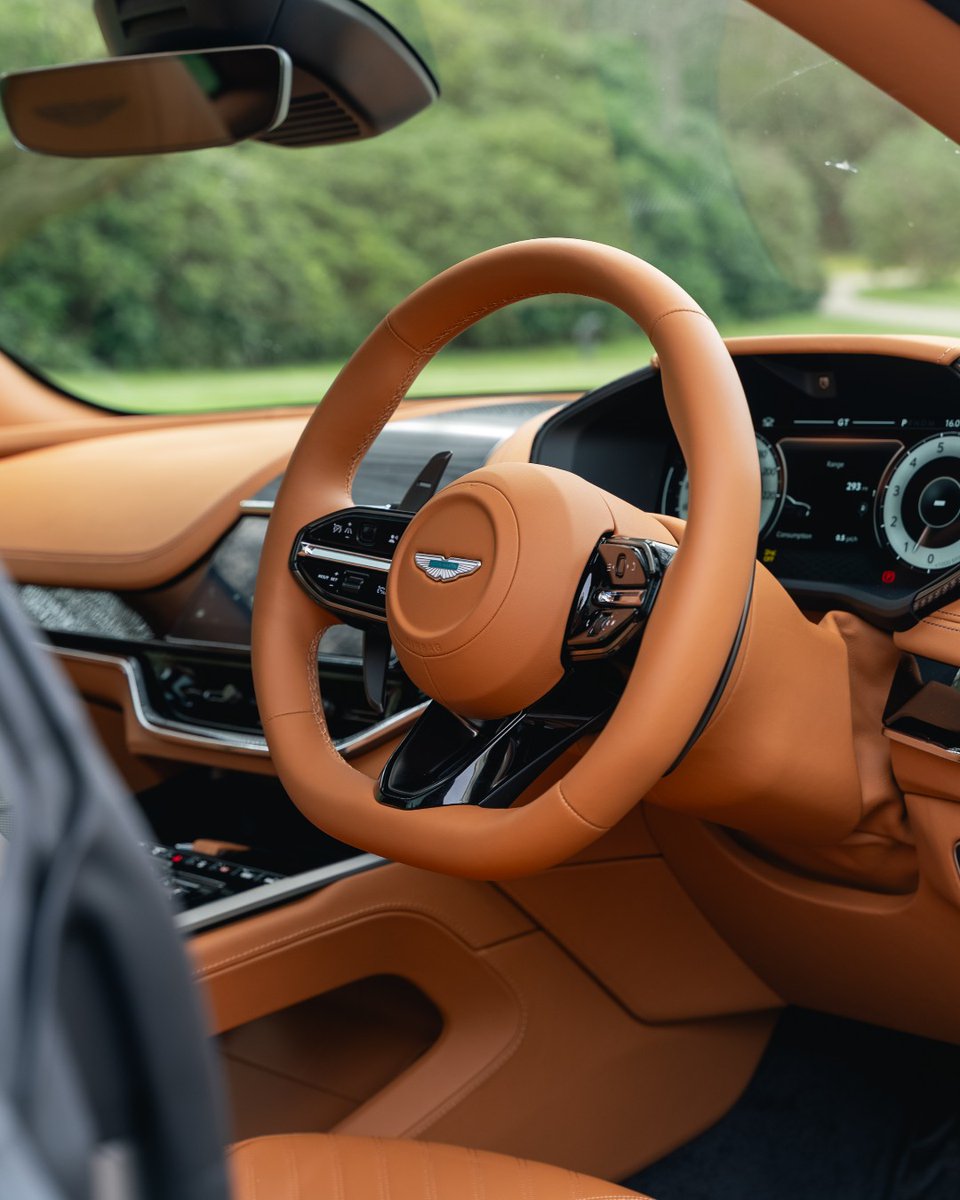 Aston Martin London tweet media