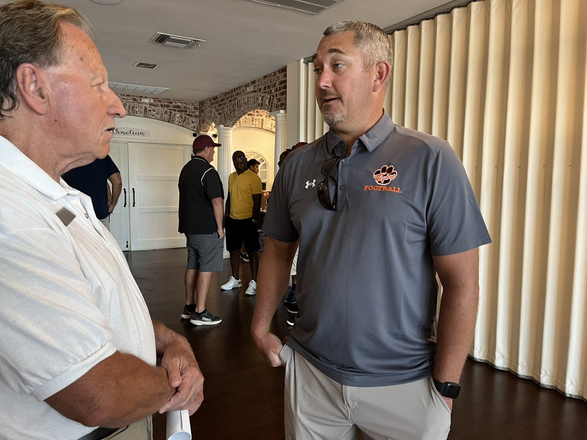 SacBee_JoeD's tweet photo. Always a spirited event for the National Football Foundation’s kickoff breakfast for @cifsjs football. 
Coaches of all ages and walks of life. Retired legends such as the ageless Frank Negri, Al Hooker, Max Miller, Ron Barney, more.
Theme: appreciate the role of coach &amp; the sport https://t.co/WypLSiFT0l