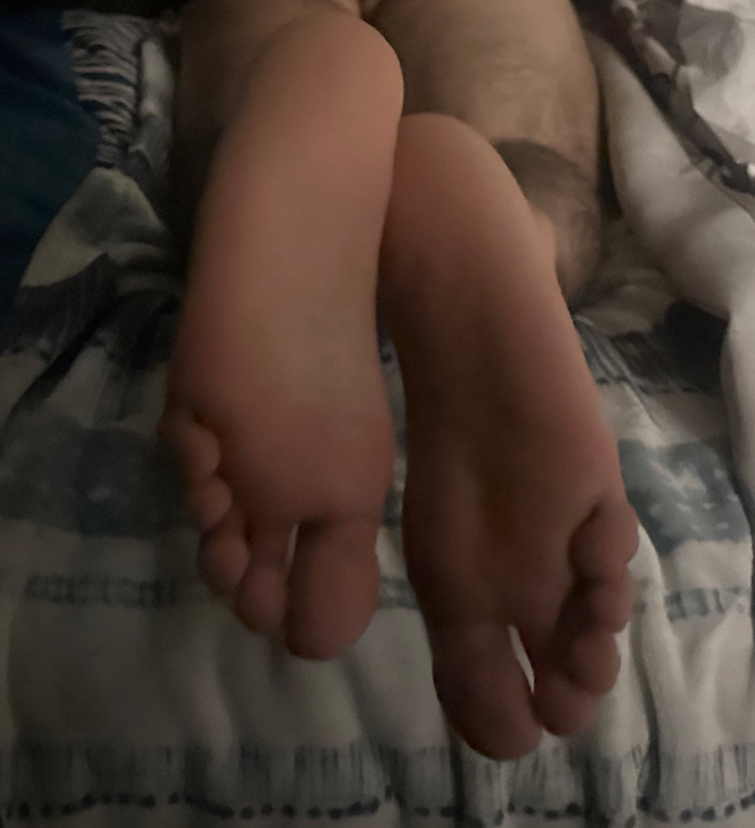 kinkyffeet's tweet photo. Suck my feet 🥵👣 
#feet #feetmen #gay https://t.co/iwP4aBA2yC