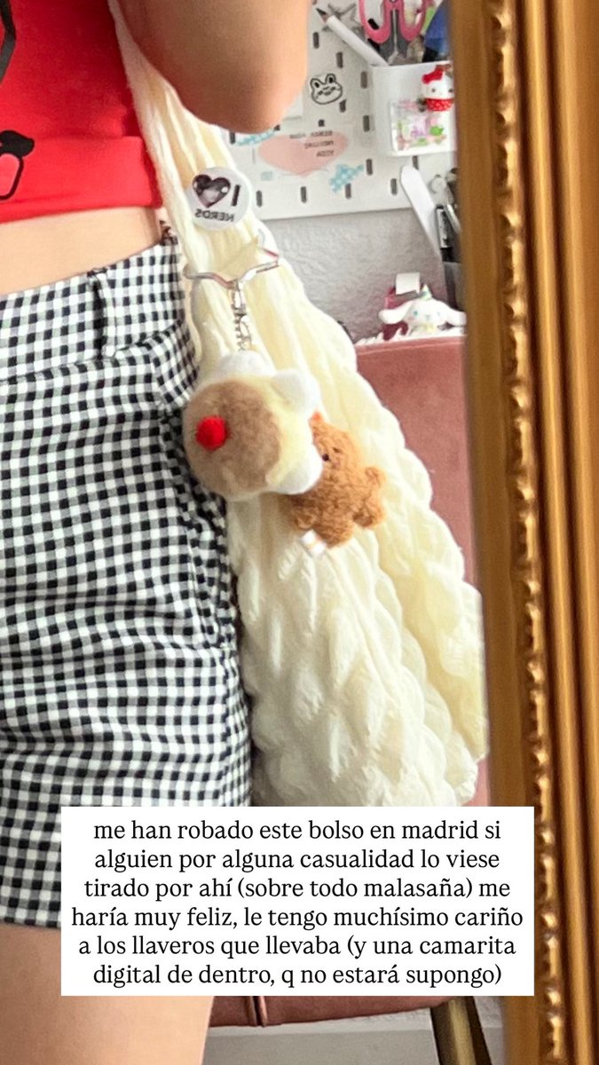 unaflorecilla's tweet photo. gente de madrid ayuda por favor:( parece una tontería pero son muy importantes para mi https://t.co/frj5qA4s1f