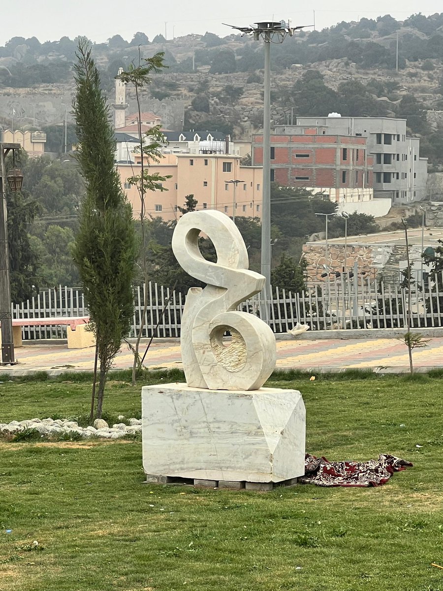 جمعية عناقيد للفنون البصرية tweet media