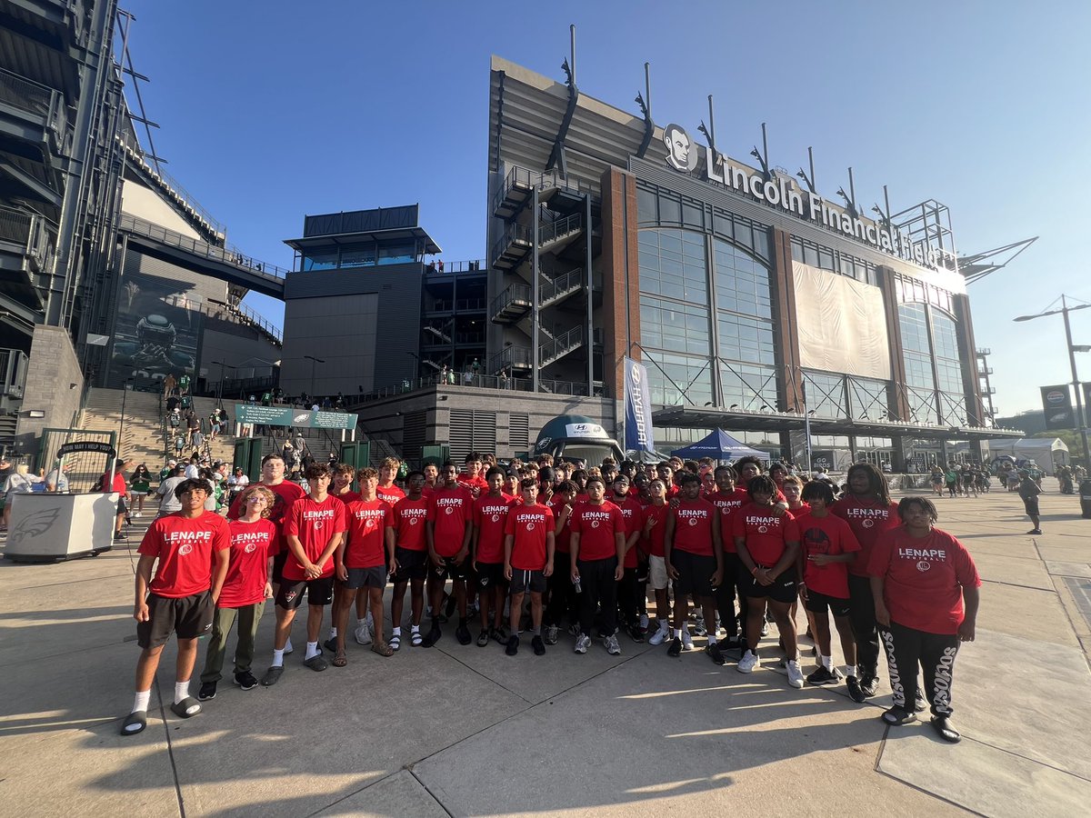 Great night watching the Super Bowl champions perfect their craft at the <a href="/Eagles/">Philadelphia Eagles</a> open practice! 

Camp in the morning! Ready to rock. 

#RollTribe