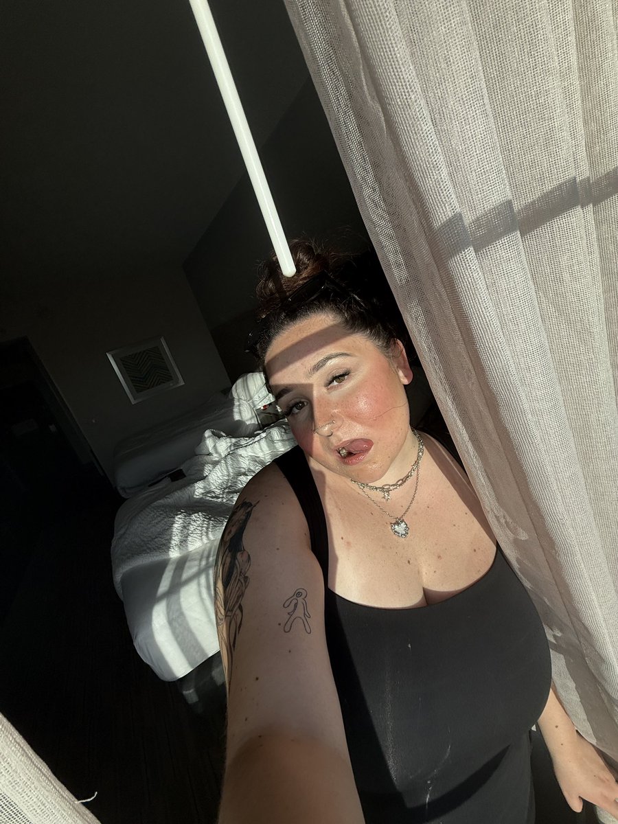 Goddessgaal's tweet photo. Hi Findom https://t.co/NptyaMWhre