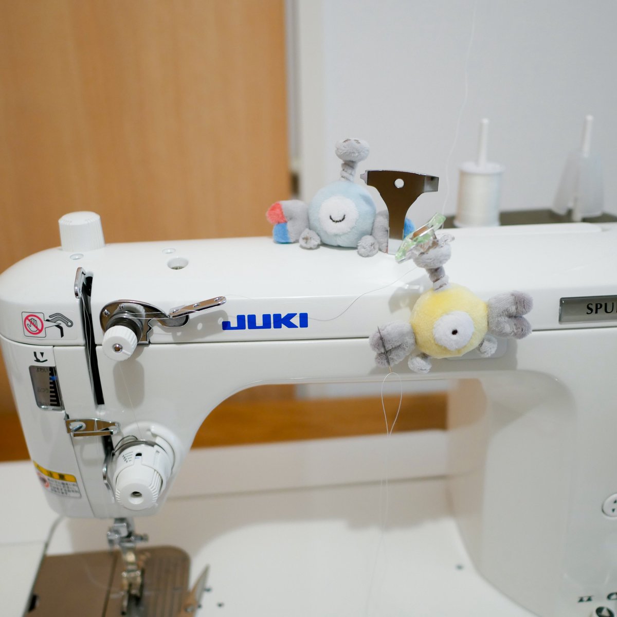 我が家のミシンに住み着いてるコイルちゃん