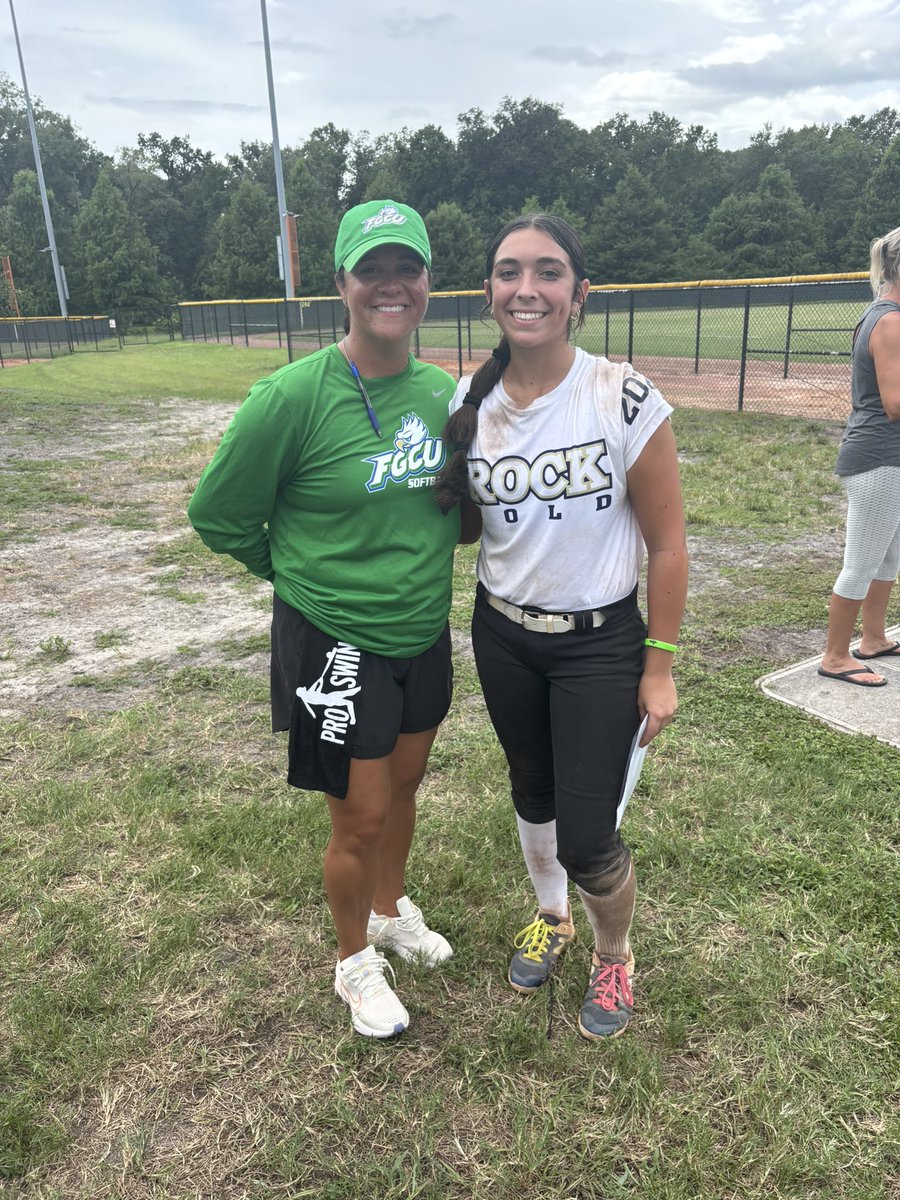 AvaHorswood_28's tweet photo. @LindsayFico I learned a ton from you in the short time we had this weekend at the #proswings camp. I look forward to seeing you at another camp in the future! https://t.co/urHvQLK22E