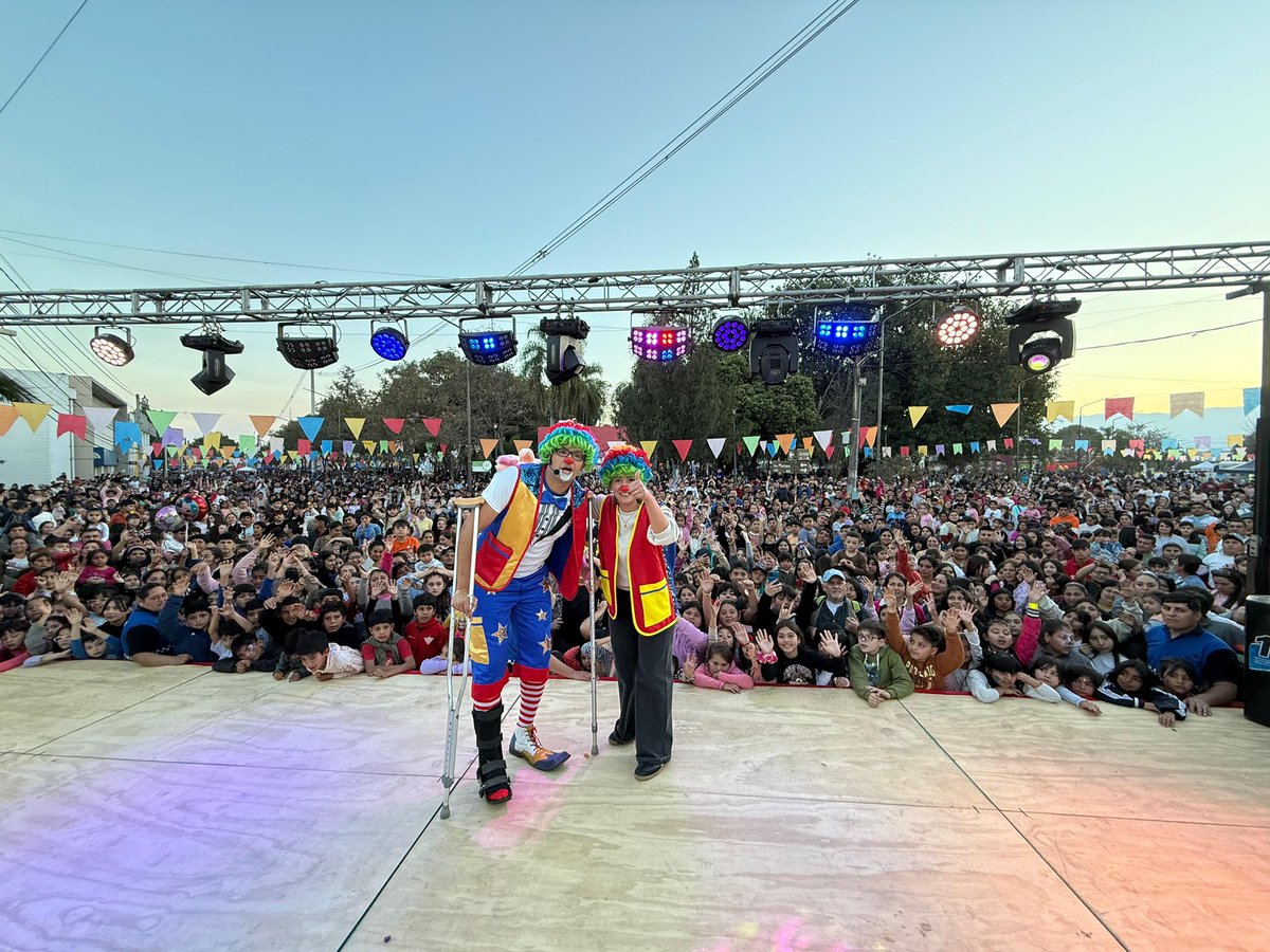 AnaPaulaQuiles's tweet photo. Hoy festejamos el Día del Niño en Bella Vista. Hermoso ver tantas sonrisas juntas. Gracias a todos por el cariño, los llevo en mi corazón. https://t.co/cFEylYWYVO