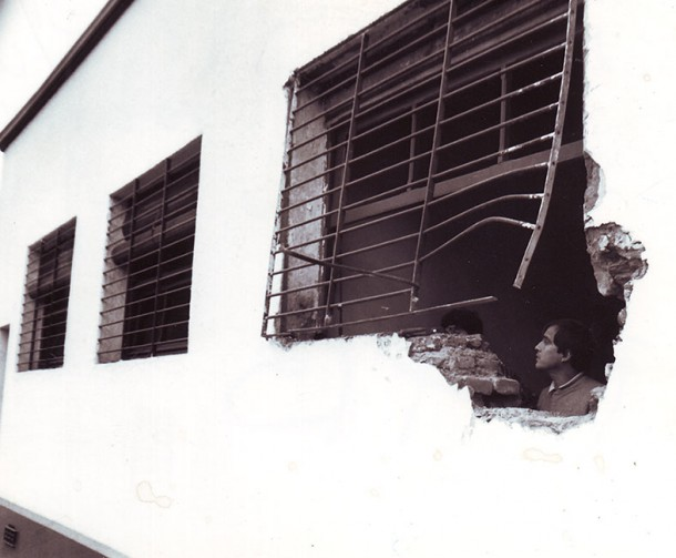 desde_1965's tweet photo. Jessica Tobar Martínez, de 21 años, fue asesinada en 1985 por extremistas de izquierda que hicieron detonar una bomba en la Municipalidad de Conchalí mientras solicitaba hora para casarse. https://t.co/0PGYM6Feqy
