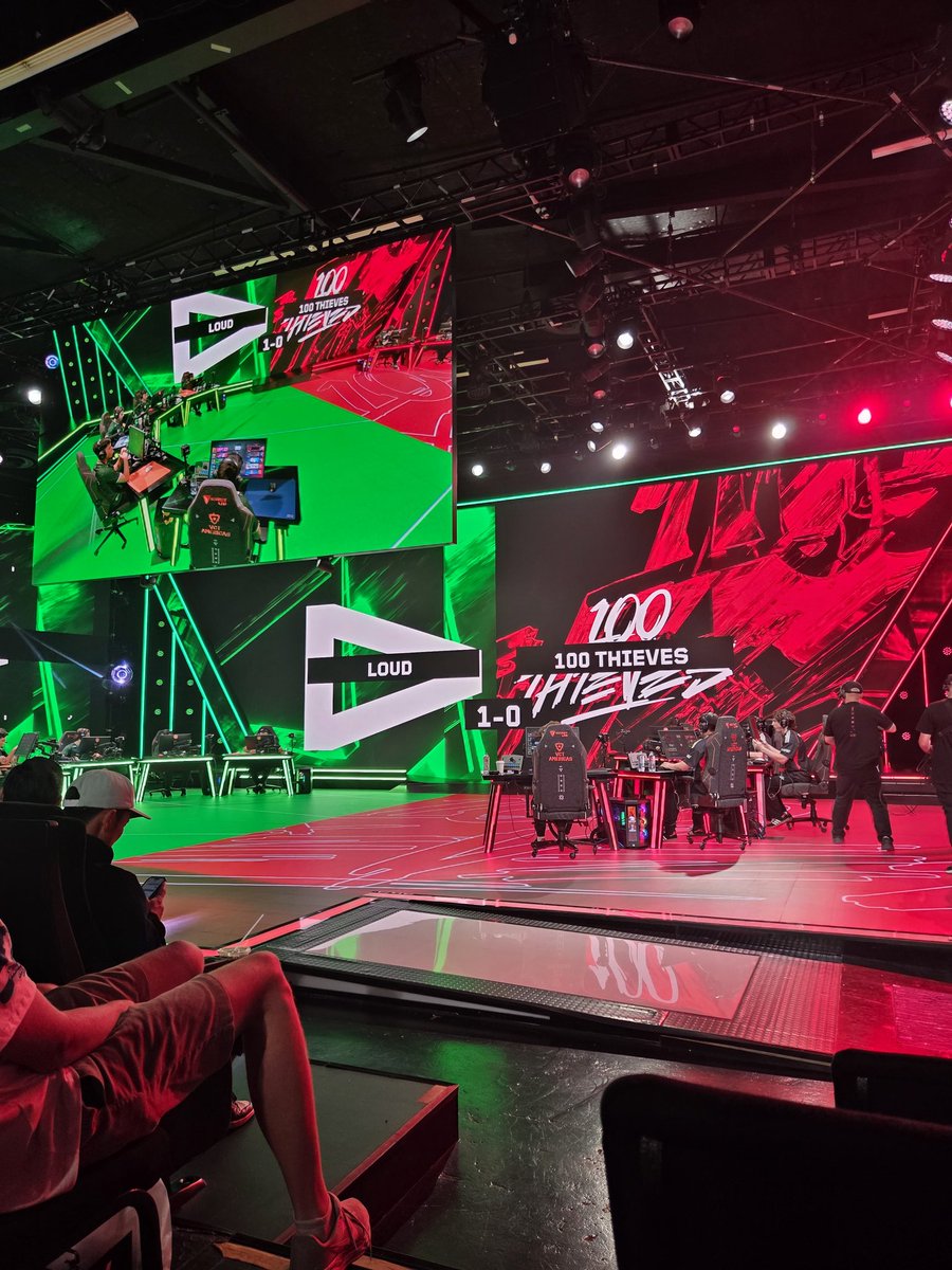 Skinsuiting at <a href="/ValorantEsports/">VALORANT Champions Tour</a> Americas #100thieves pls win bro