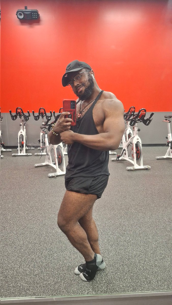 Axel_N_'s tweet photo. Been awhile but we still leanin out 💪🏽👑 https://t.co/i7Q0mPmXyT