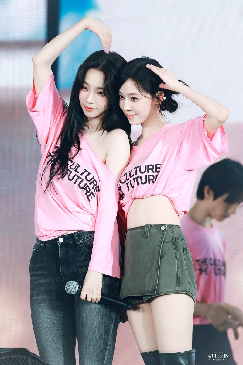 YULMIN0411X0101's tweet photo. 250810｜SMtown Day 2 

#aespa #æspa #AESPA #에스파 #エスパ #ウィンター #JMJ 
#Karina #카리나 #劉知珉 #カリナ
#WINTER #민정 #金旼炡 #윈터 #冬子 https://t.co/UwpPtcqViU