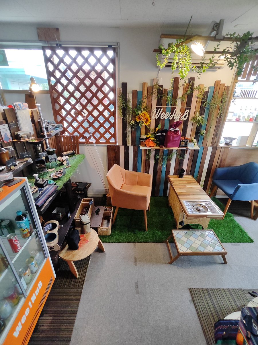 partsseiko8282's tweet photo. おはようさーん
本日11日と13日来店予約アリであけてまーすっ
風強いのでノボリは出さないけど、少し涼しいので、作業もはかどるなり🤟
お暇なら来てよねん🕺 https://t.co/eMmhgSxbOr