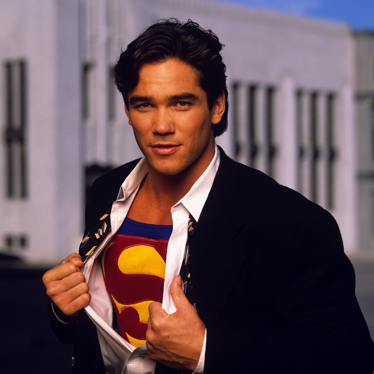 John Leguizamo calls out former Superman actor Dean Cain 

“What kind of loser volunteers to be an ICE officer? ... What a moron. Dean Cain, your pronouns are has/been"