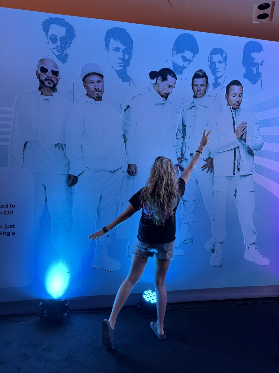 kimj19770's tweet photo. It’s happening tonight!!🤩🤩
#BSB #Millenium20 https://t.co/ltiBo7n1P0