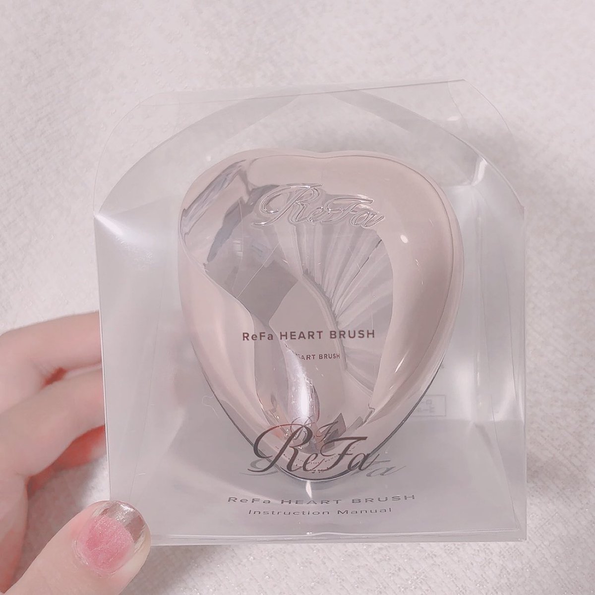 .

お母さんがReFaのハートブラシ

買ってくれた .•♥

ずっと欲しくてまさか買ってくれる

なんて思ってなかったからすごく

嬉しかった( ･-･̥ )🤍

他にもたくさんお洋服買ってもらったので

少しづつ載せていきますね ·͜· ︎︎♡

.