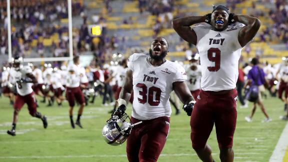 ~8 years ago, Troy made $985,000 and came away with a dub as they beat LSU 24-21
(Game ended at 9:23pm)