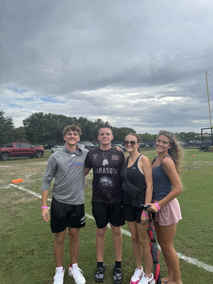JoeBergstrom's tweet photo. This could be a very special group if they keep working! Got the W today and @JoeBergstrom_2 even got a TD!! Next week the games start counting! #sarasotaseminoles https://t.co/cZi95B7ypK